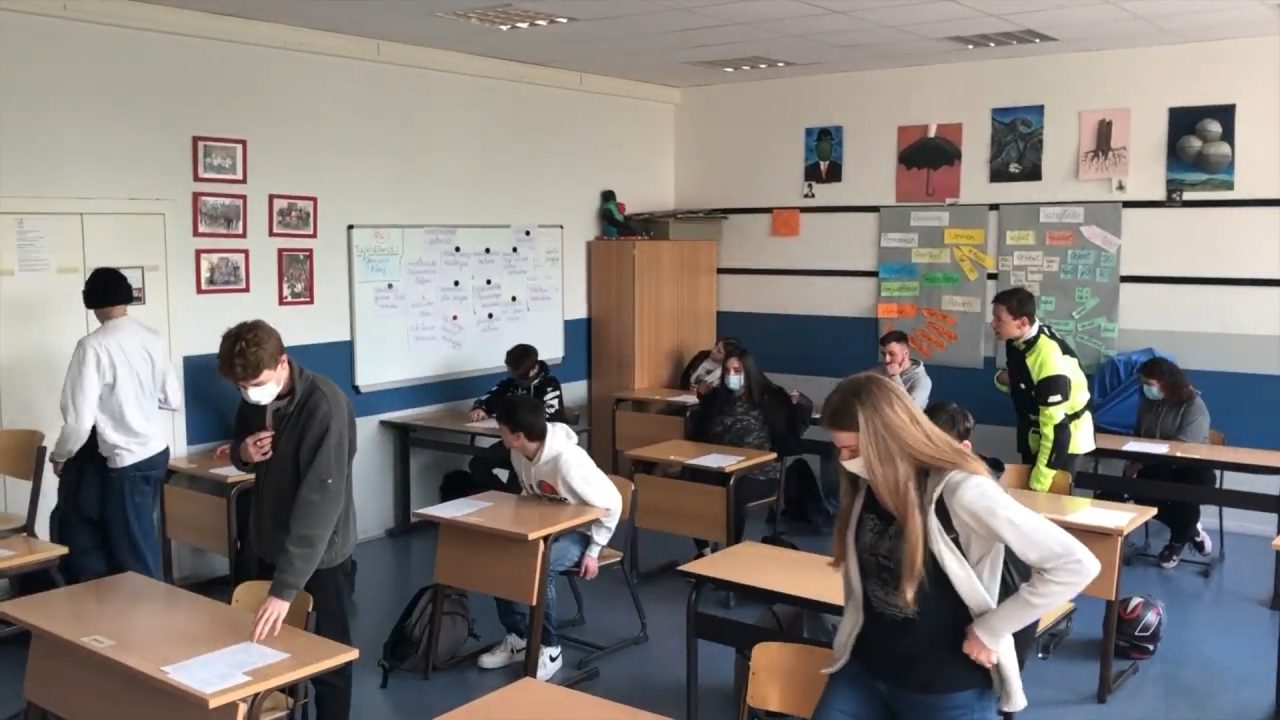 EXCLUSIV. Școala românească, experiment, provocare sau șah-mat la sistem? Expert în educație: „Jucătorii esențiali sunt comunitățile școlare: directorii, profesorii, în parteneriat cu părinți, cu elevi. Dar nu părinții și elevii fac școala!”