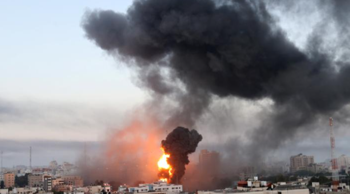 8 ȘTIRI DE LA ORA 8. Israelul declară stare de urgență în Lod, pe măsură ce conflictul dintre forțele israeliene și militanții palestinieni s-a intensificat