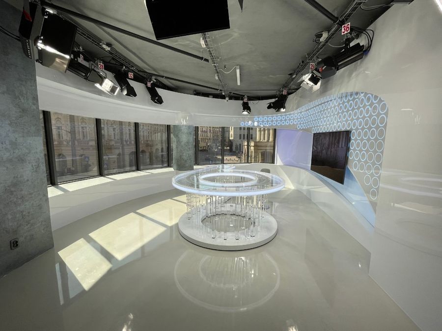 Cum arată noile platouri ale B1 TV. Televiziunea trece la emisia HD | FOTO, VIDEO