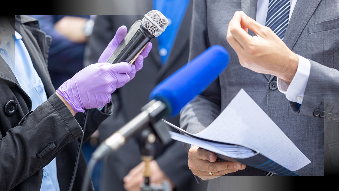Jurnalist concediat pentru că a pus o întrebare nepotrivită. L-a scos din sărite pe ministrul de Interne