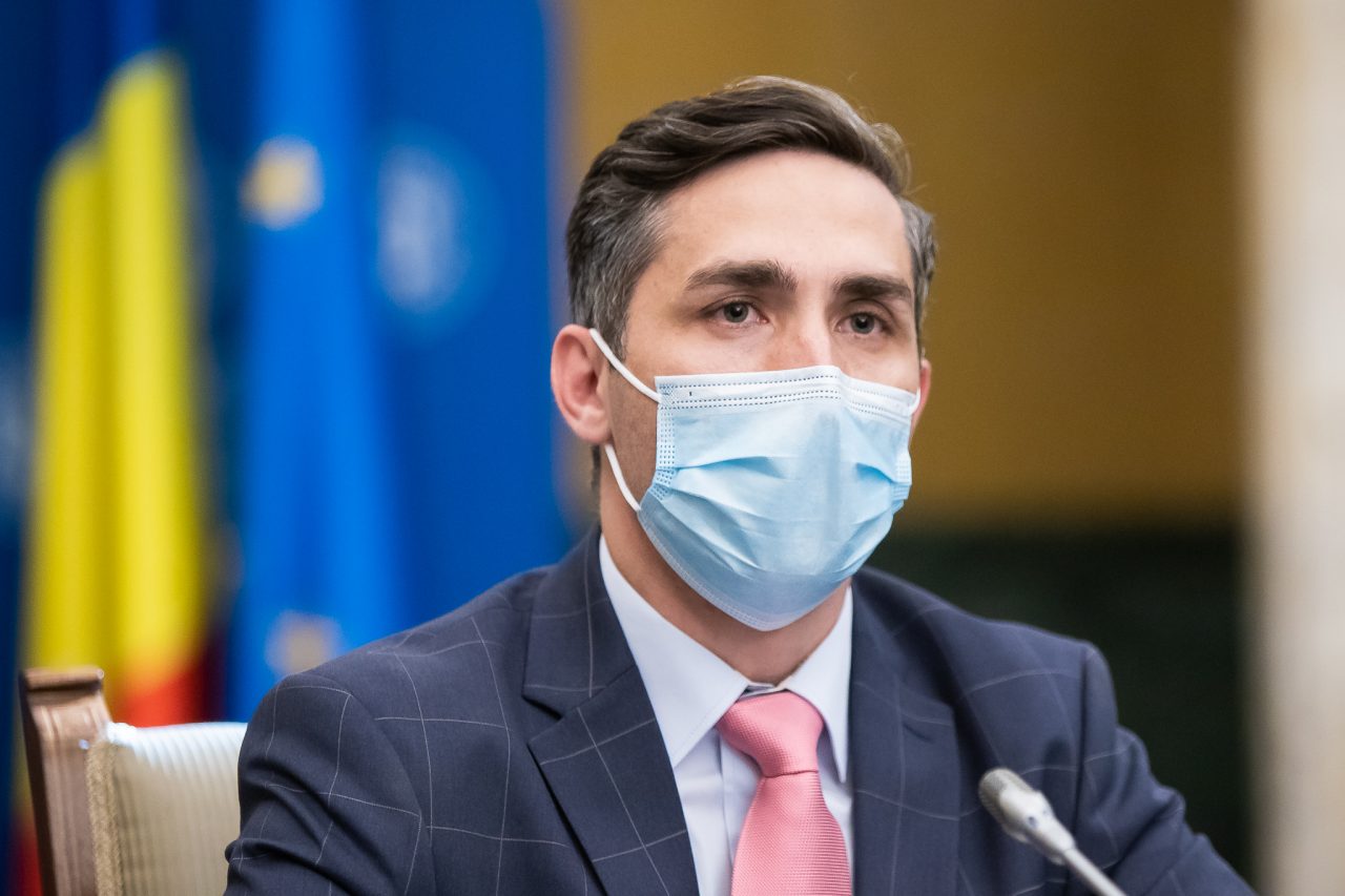 Care este valabilitatea certificatului de vaccinare și când am putea primi cea de-a treia doză de vaccin? Răspunsurile lui Valeriu Gheorghiță