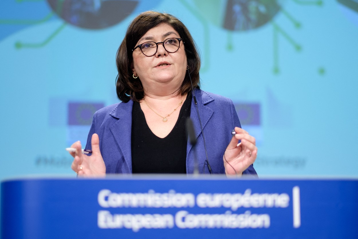 Adina Vălean, criticată dur de lideri europeni pentru un mesaj „jenant” pe tema avionului deturnat în Belarus: „Să vă fie rușine!”
