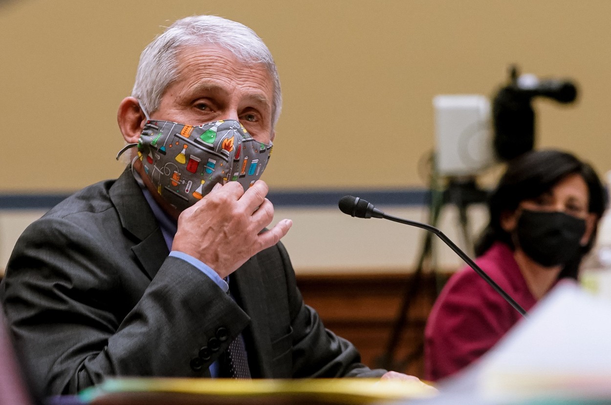 Anthony Fauci: „Nu cunoaștem abilitatea acestui virus. În fiecare săptămână suntem loviți”