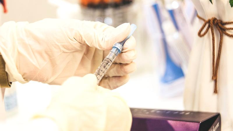 OMS nu crede în datele furnizate de China în legătură cu unele efecte secundare ale vaccinului Sinopharm 