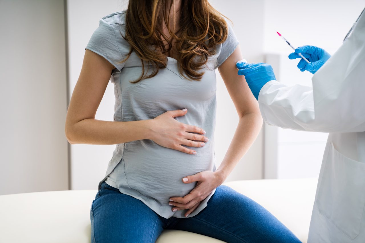 Primul oraș din Europa care începe vaccinarea anti-COVID-19 a femeilor însărcinate