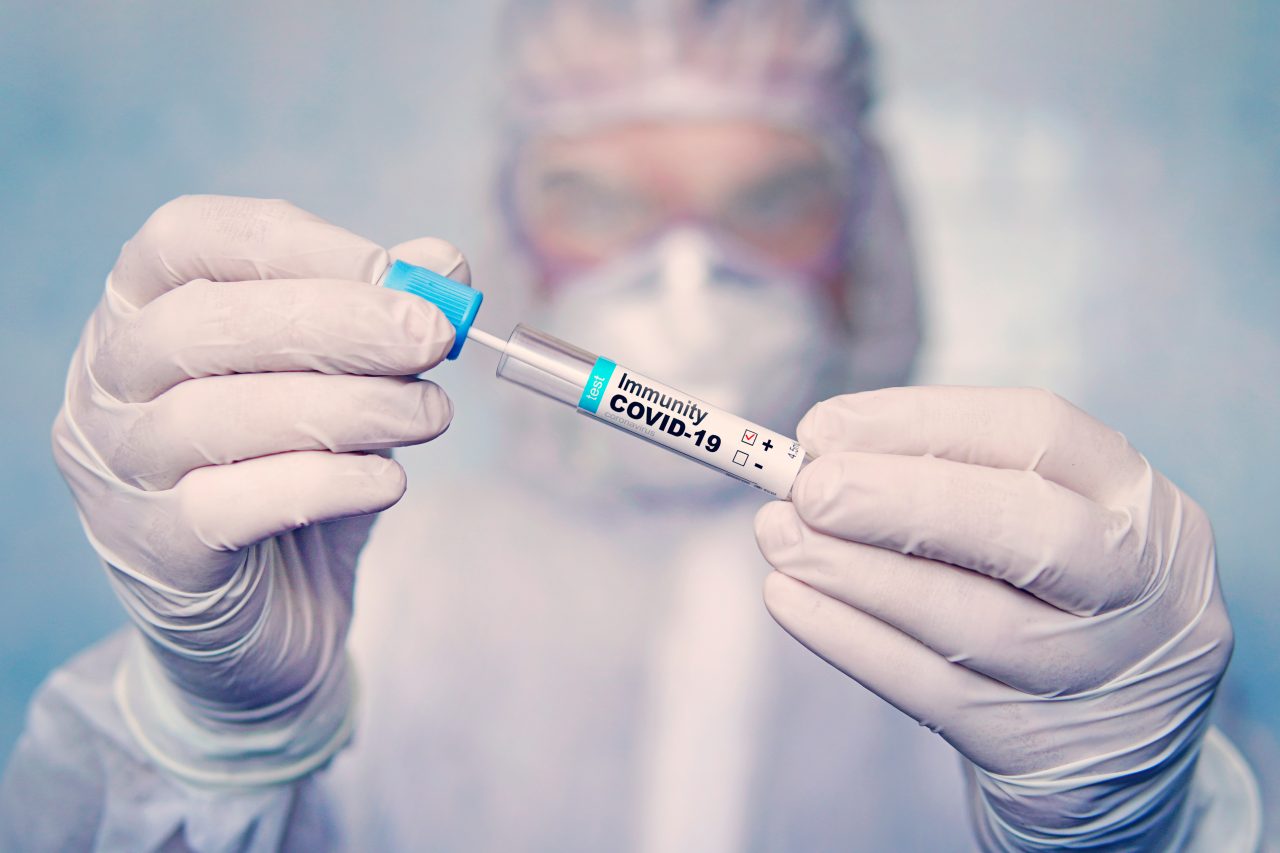 Nivelul de anticorpi după vaccinarea anti-COVID-19 nu arată nivelul de protecție împotriva virusului. De ce vaccinul este totuși esențial