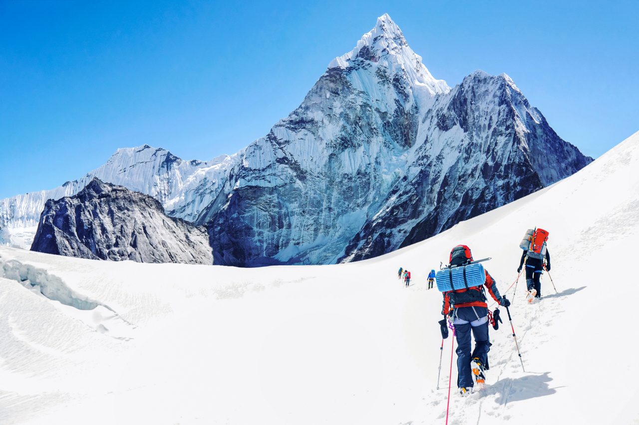 Bilanțul deceselor după avalanșa din Himalaya a ajuns la cel puțin 26 de morți
