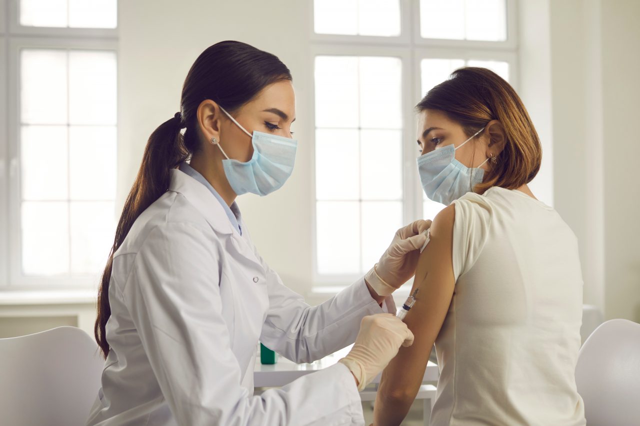 Ce procent din populație trebuie vaccinat pentru a fi impuse noi măsuri de relaxare