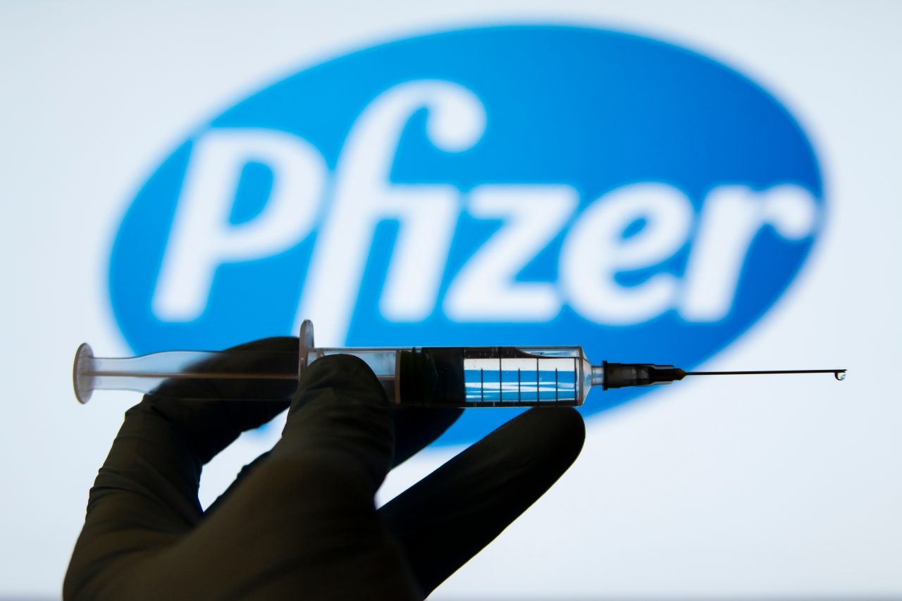 Cât de eficientă ar fi o a treia doză de vaccin Pfizer împotriva variantei Delta. Compania producătoare a făcut anunțul