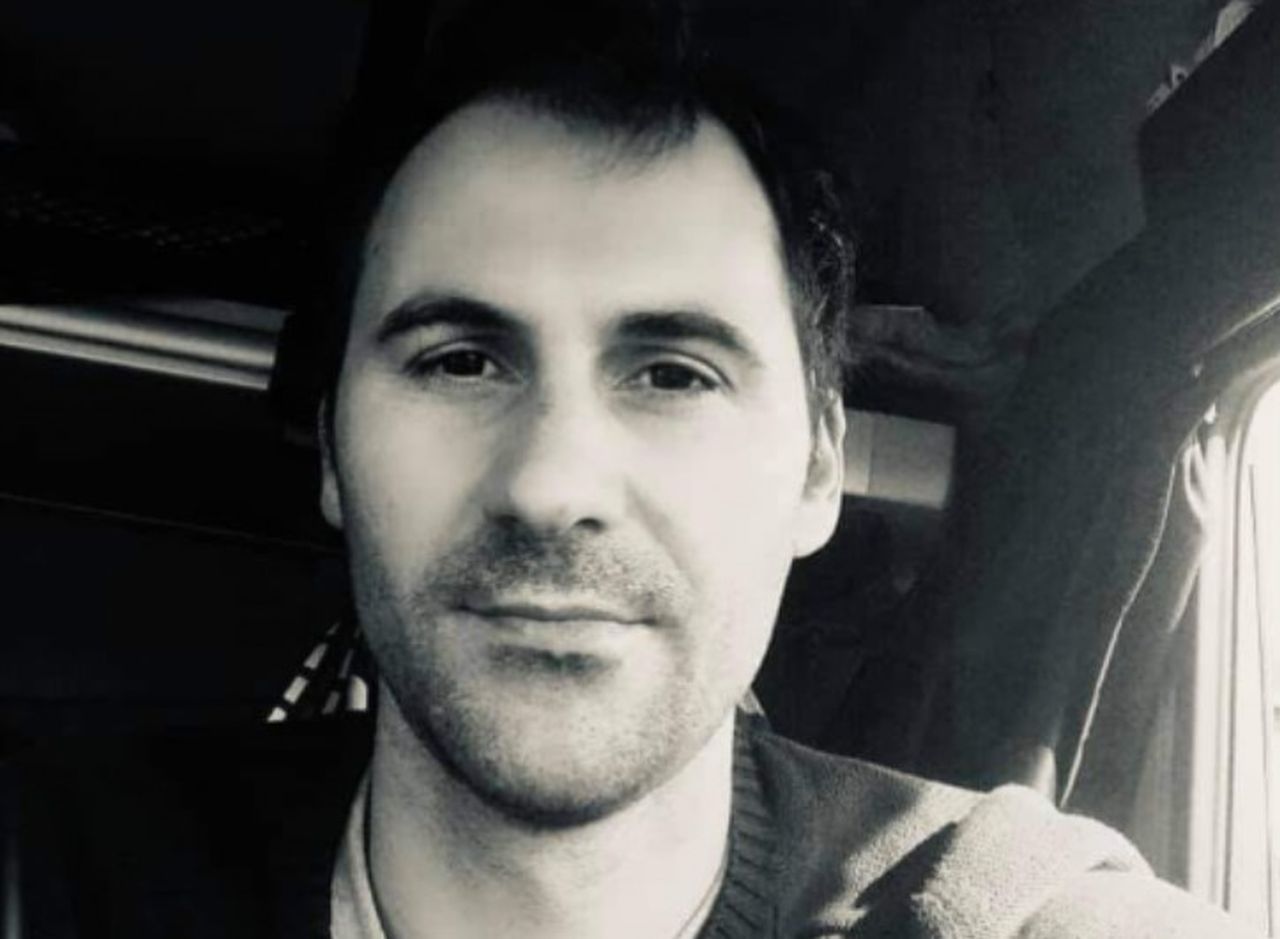 8 ȘTIRI DE LA ORA 8. Șofer român de TIR, ucis cu sabia în Franța, sub ochii soției. Revolta colegilor lui Mihai: „Muncea decent pentru pâinea lui”
