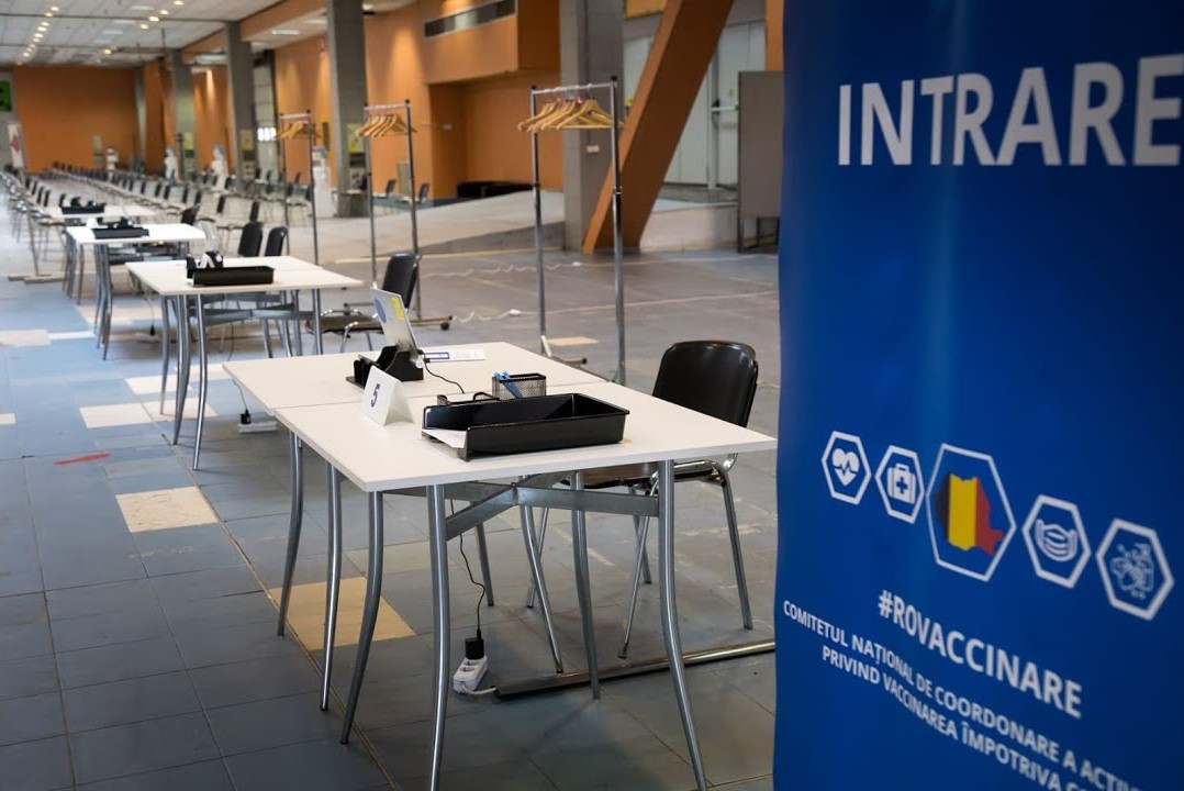 Declarația pe proprie răspundere, obligatorie pentru cei care se vaccinează noaptea în București. De unde poate fi descărcată pe telefon și completată într-un minut