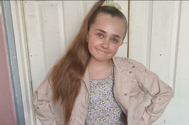 8 ȘTIRI DE LA ORA 8. O fată de zece ani a aflat că mai are doar 24 de ore de trăit. Copila a fost dusă la medic în Marea Britanie pentru probleme cu vederea