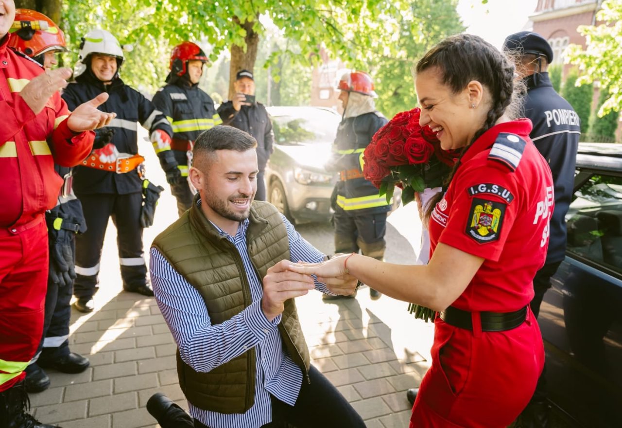 Paula, paramedic SMURD, cerută în căsătorie de „victima” unui accident. Ce a răspuns tânăra