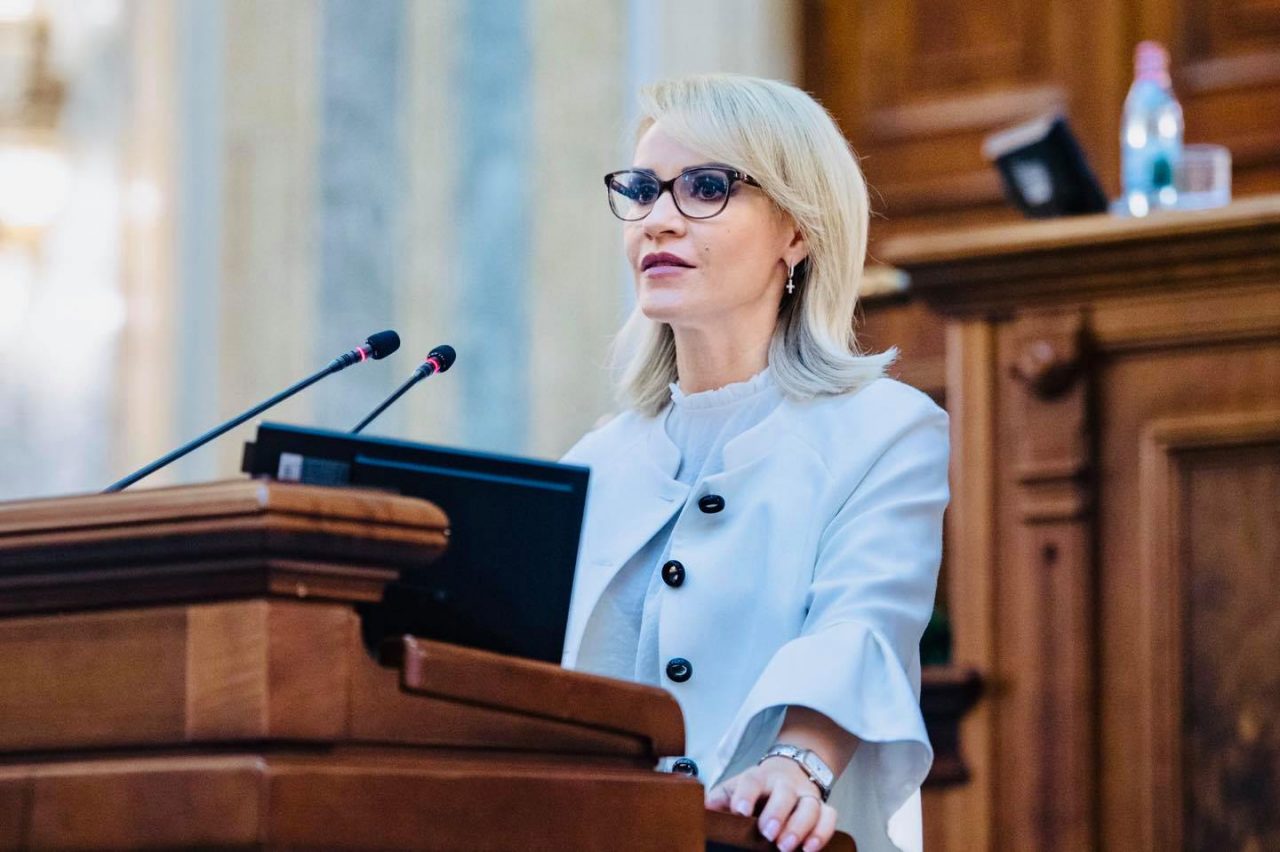 Gabriela Firea și România care se scufundă: ”Are puntea ruptă, e pe jumătate în apă, dar guvernul cântă”