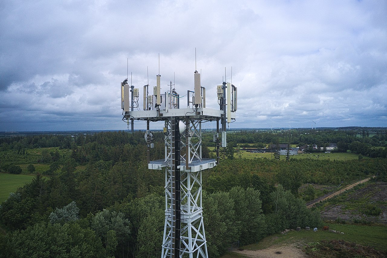Legea 5G, adoptată de Senat. Undă verde pentru implementarea rețelelor care ne vor schimba viața pentru totdeauna