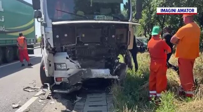 Accident teribil. Doi soți din Craiova au pierit după ce mașina lor s-a izbit de un TIR