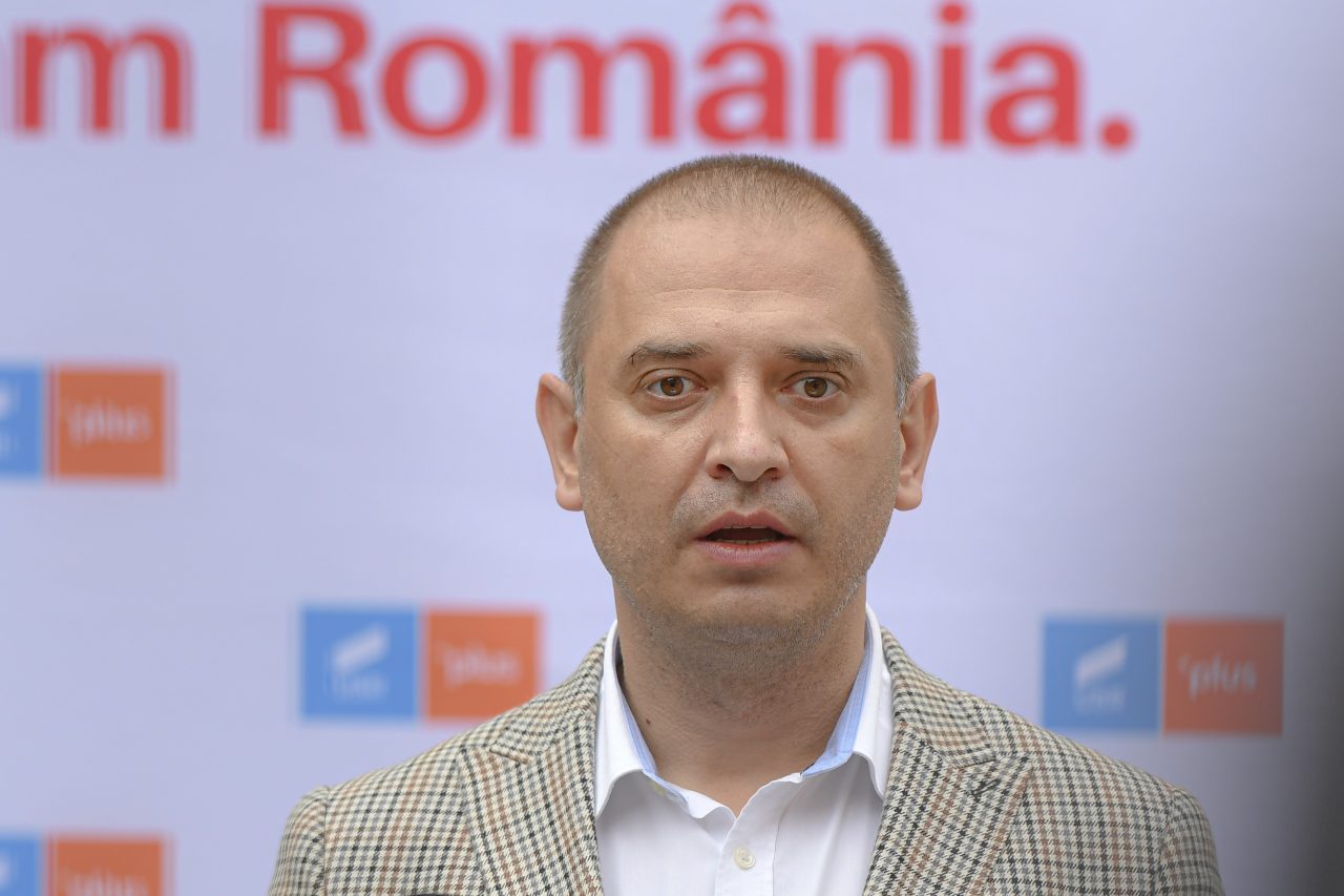 Protecția Copilului Sector 2 a cumpărat calculatoare pentru angajați cu 2.000 de euro bucata. Primarul a sesizat DNA