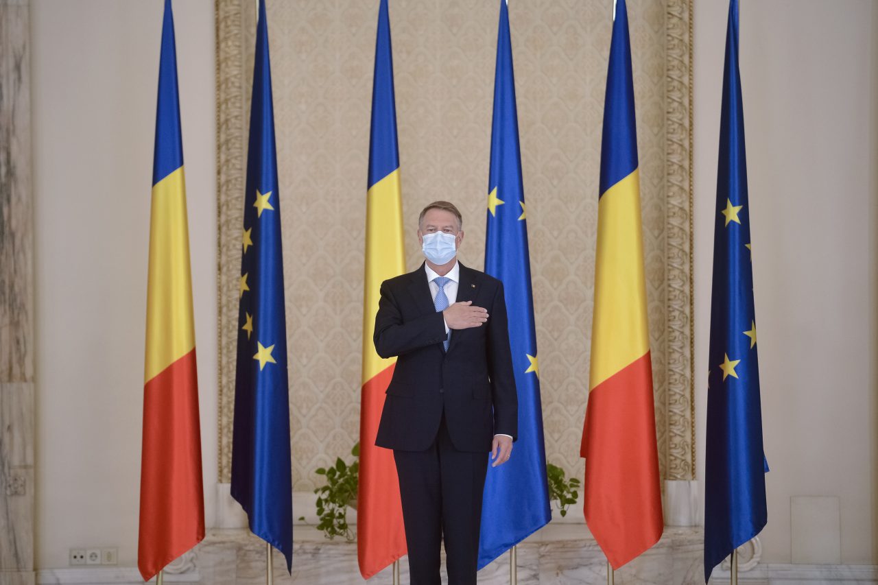 Klaus Iohannis, mesaj de Ziua Drapelului: „Tricolorul semnifică legătura neîntreruptă dintre trecutul, prezentul şi viitorul nostru”