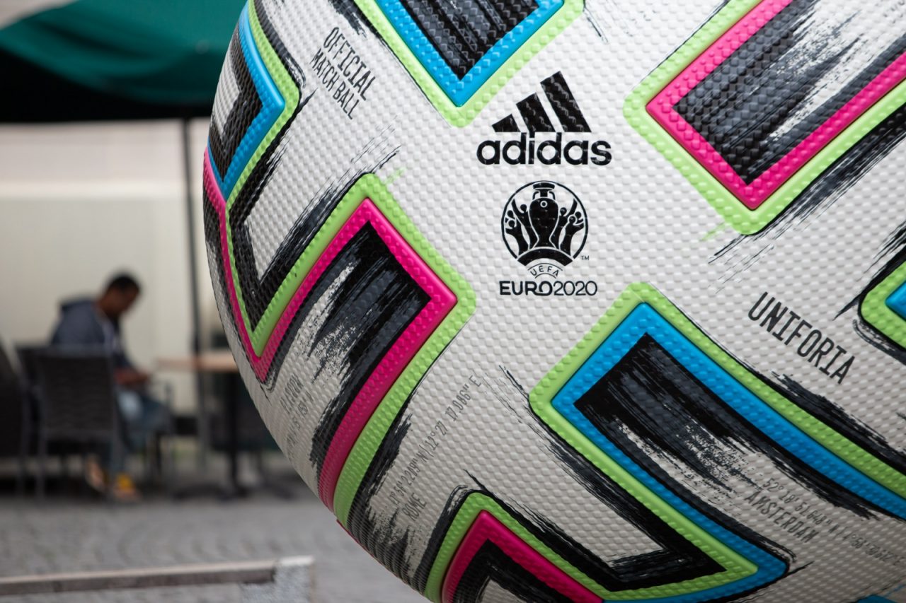 Managerii Adidas, pe „bombeu” într-un an record de vânzări. 500 de locuri de muncă urmează să fie eliminate la vârful companiei