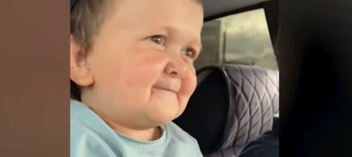 Tânăr cu o boală rară, viral pe rețelele de socializare (VIDEO)