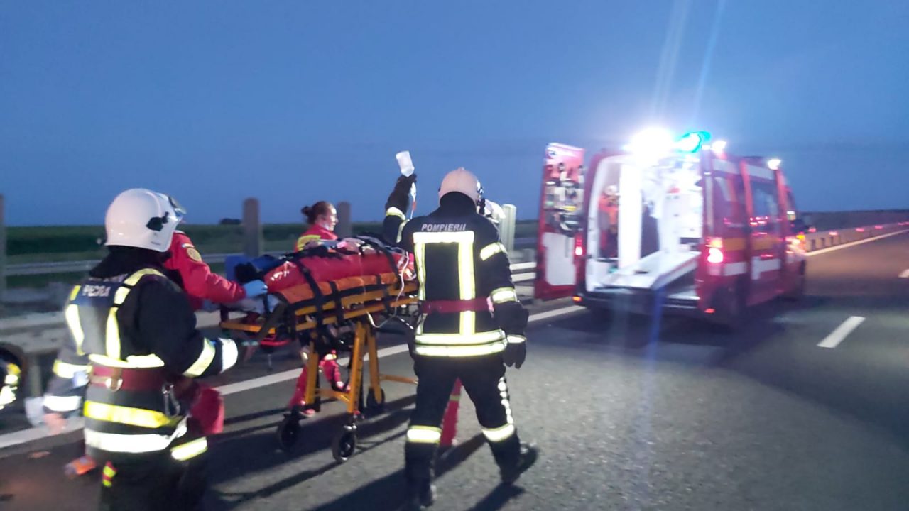 Plan roșu activat la frontiera Nădlac. Un microbuz plin cu pasageri a intrat în coliziune cu un TIR: Un mort și 16 răniți