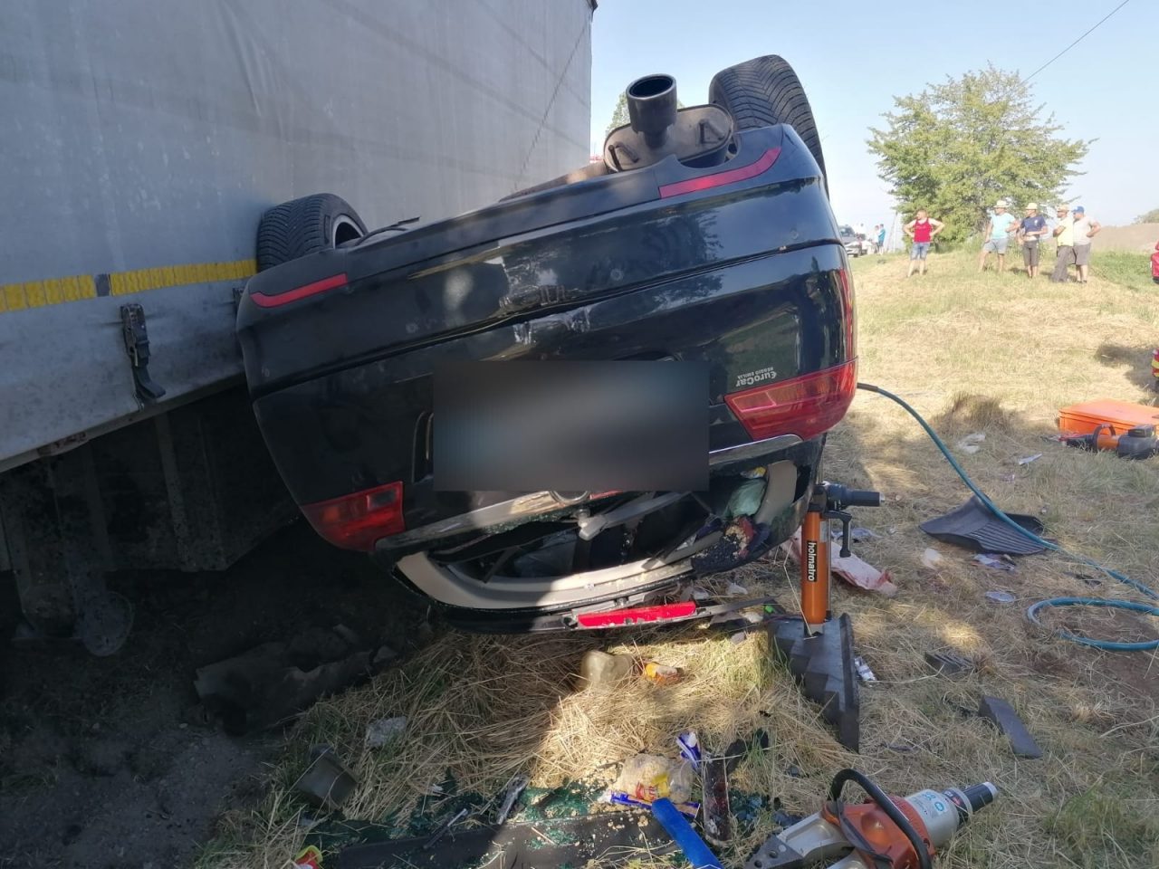 Accident cumplit în Cluj. Trei persoane, între care un copil de 6 ani, au murit