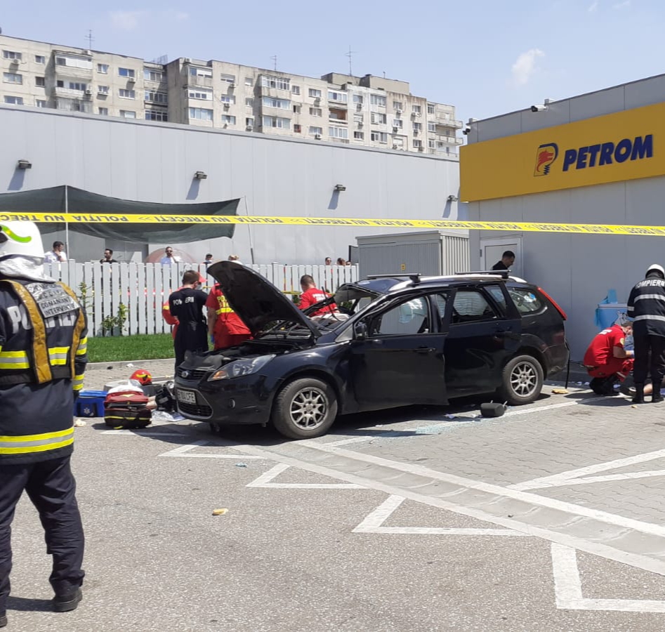 Tragedie în Capitală. O butelie a explodat într-o maşină în care se aflau doi tineri. Din păcate, unul dintre ei a murit