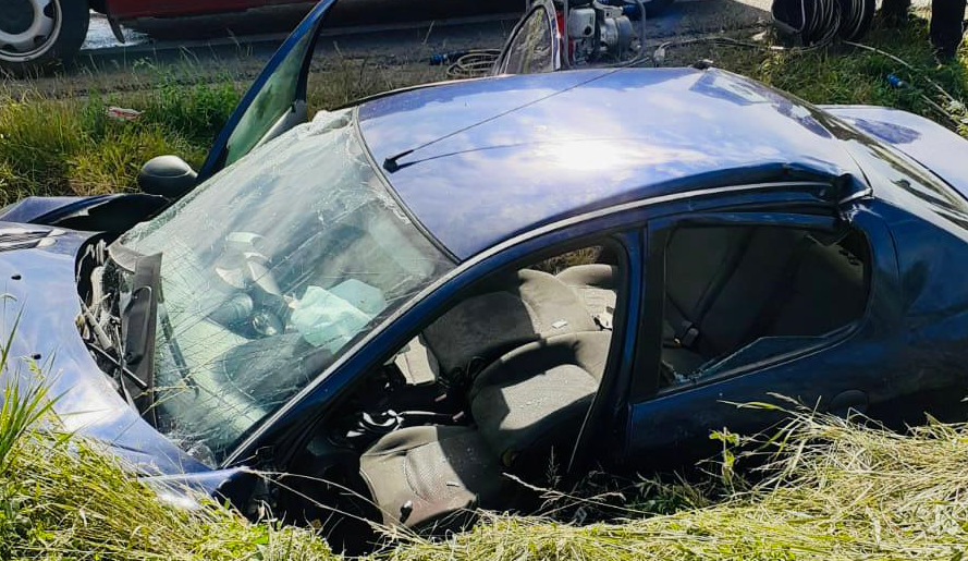 O avocată din Gorj a murit sub ochii fetițelor ei gemene, după ce a intrat cu mașina într-un cap de pod (FOTO)