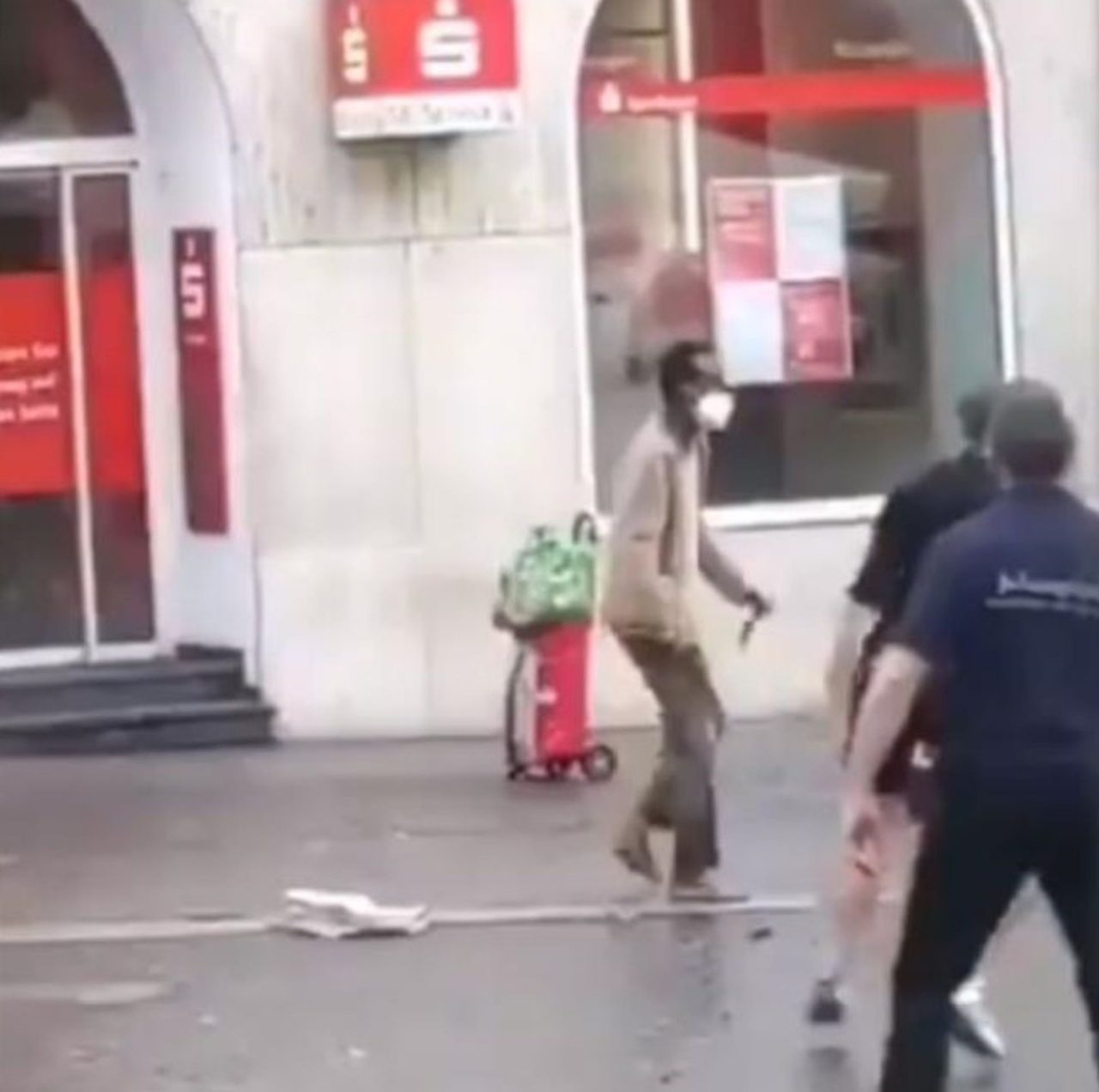 VIDEO | Atac sângeros în Germania. Cel puțin trei oameni au fost uciși, alți șase sunt răniți