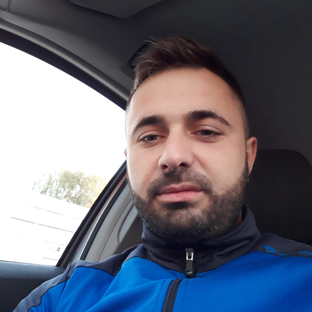 Bărbatul care și-a înjunghiat mortal fosta iubită a fost găsit spânzurat