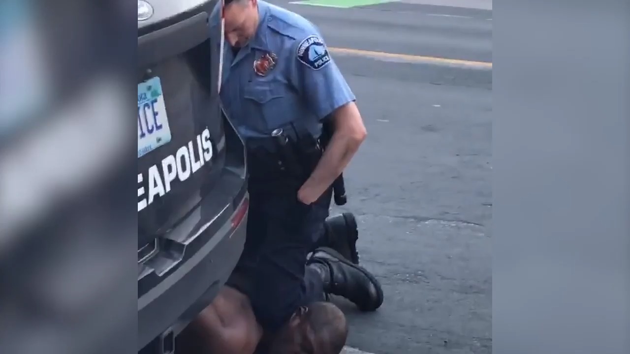 Cazul George Floyd. Procurorii vor 30 de ani de închisoare pentru polițistul Derek Chauvin (VIDEO)