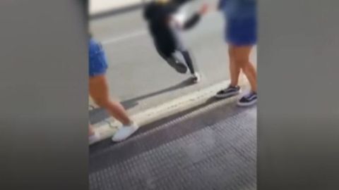 „Împinge-ți prietenul”, provocarea de pe Tik Tok care aproape s-a încheiat cu o tragedie în Spania