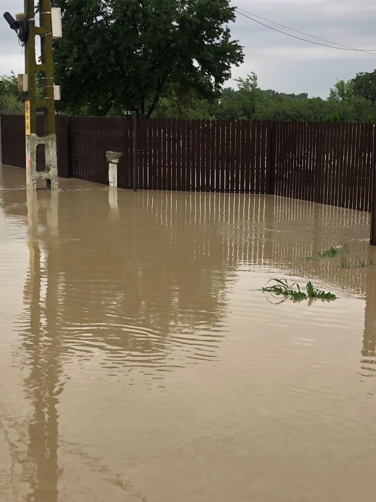 Ce drumuri sunt afectate de inundații, pe 22 iunie. Situația șoselelor cu circulația îngreunată din cauza condițiilor meteo