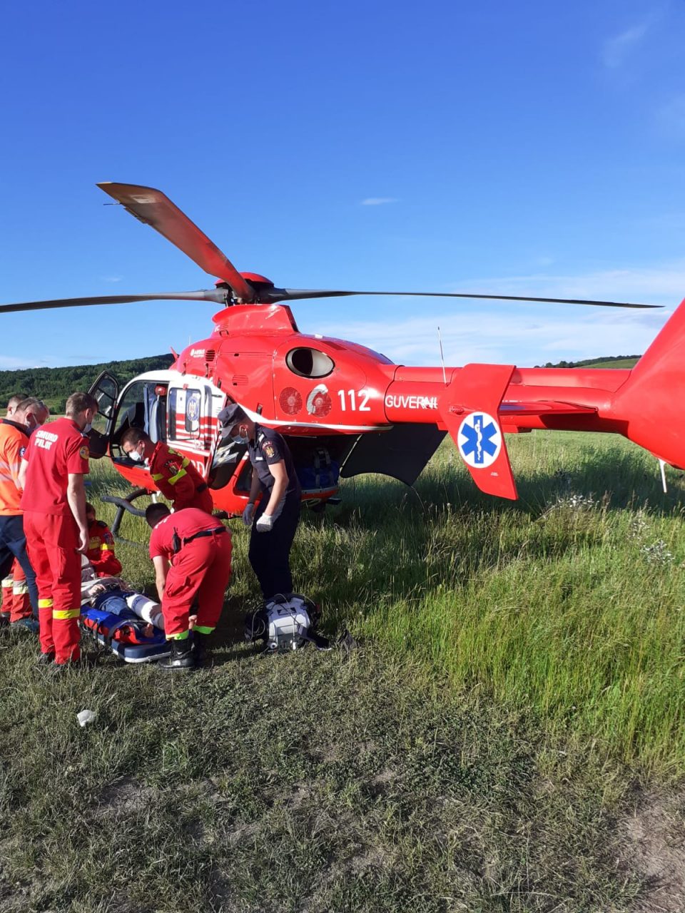 Accident cumplit în județul Vâlcea. Un bărbat s-a ales cu brațul smuls din umăr în urma impactului