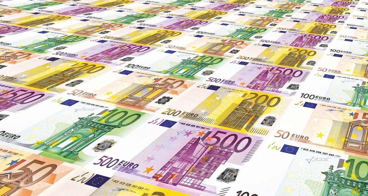 8 ȘTIRI DE LA ORA 8. Comisia Europeană a transmis proiectul PNRR înapoi cu zeci de observații: „Sunt probleme mari” (Surse)