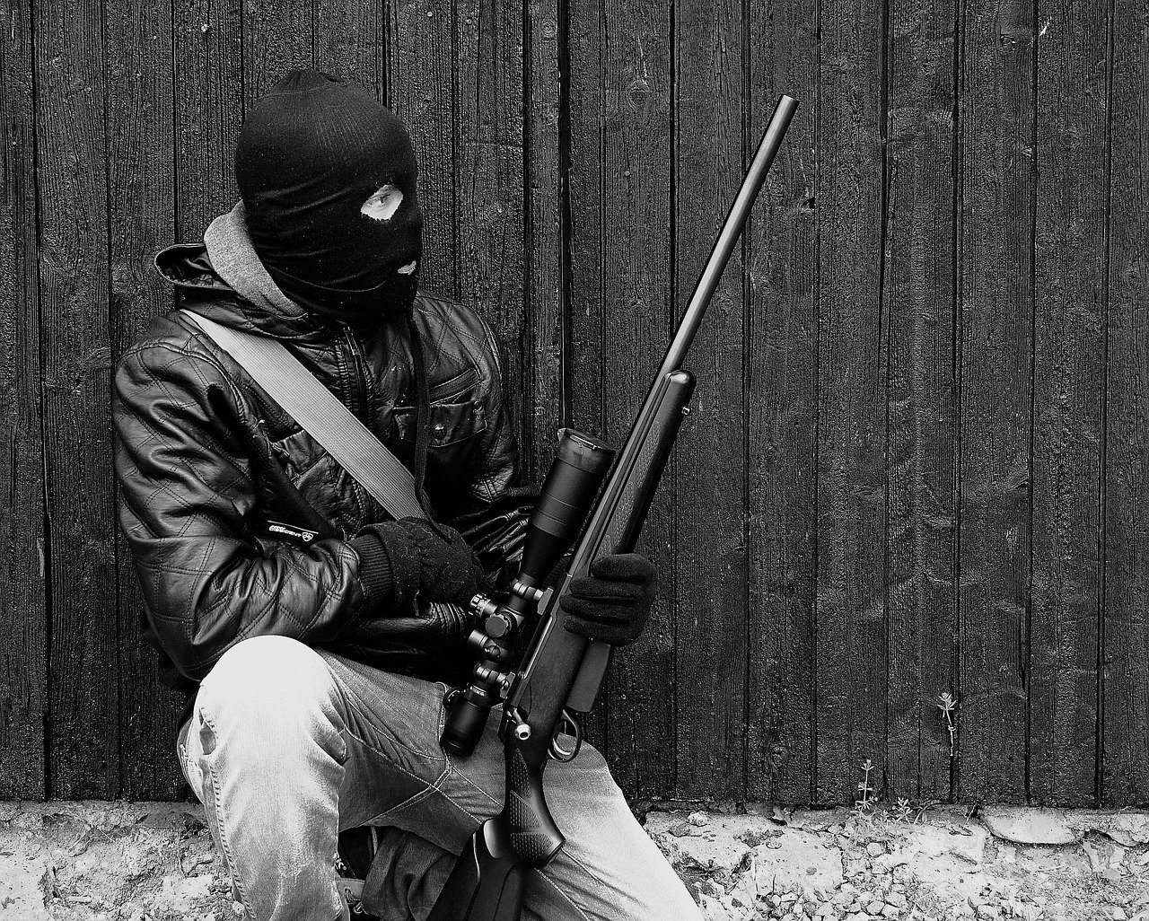 Raport Europol: Cum profită extremiștii violenți de pe urma pandemiei de Covid-19