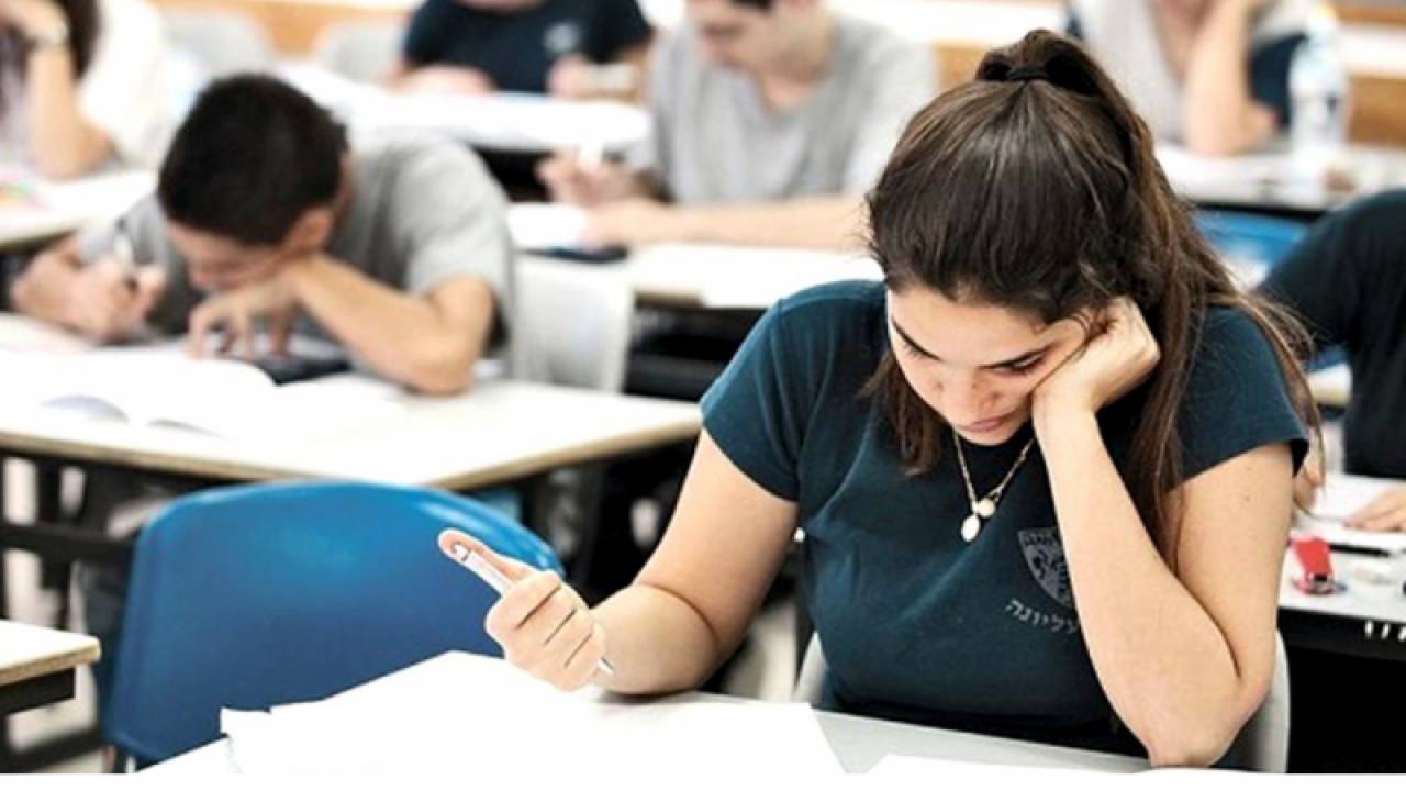 Evaluarea Națională 2021. Câți elevi s-au înscris și care sunt condițiile speciale impuse la examen