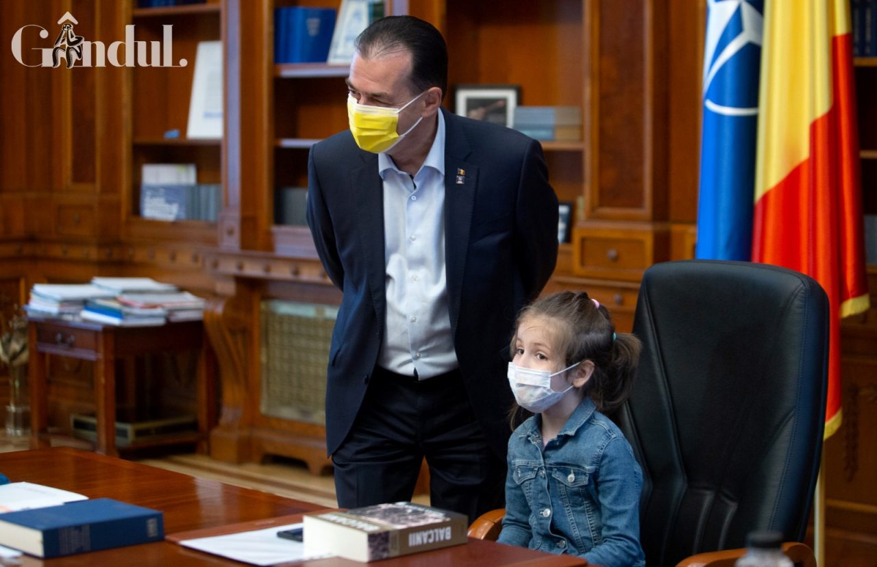 Ludovic Orban, cu ocazia Zilei Porţilor Deschise la Camera Deputaţilor: „Este important să vadă și copiii unde se iau deciziile” – FOTO/VIDEO