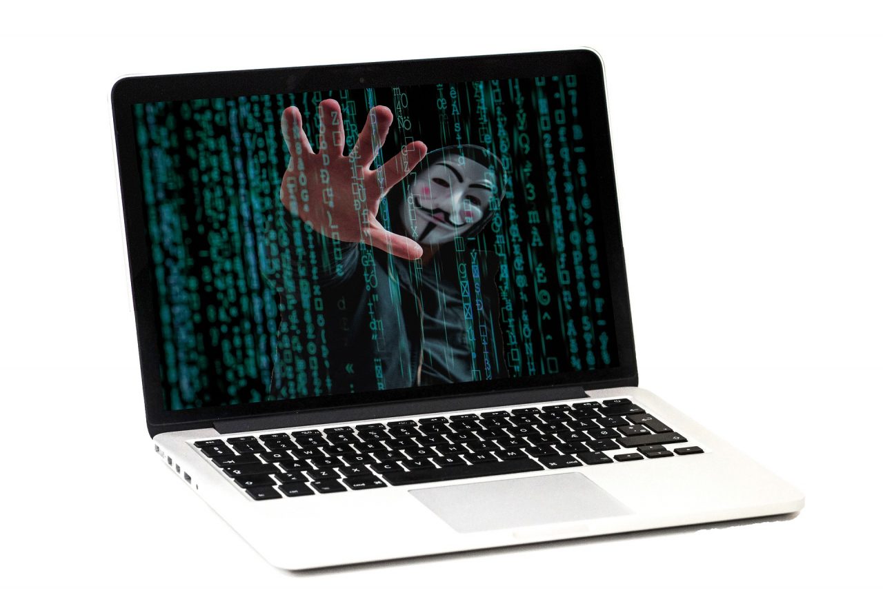 Avertisment. Băncile nu pot recupera banii din tranzacțiile neautorizate de sistemul bancar în caz de fraudă. Cinci recomandări pentru a diminua riscul de a deveni victima hackerilor