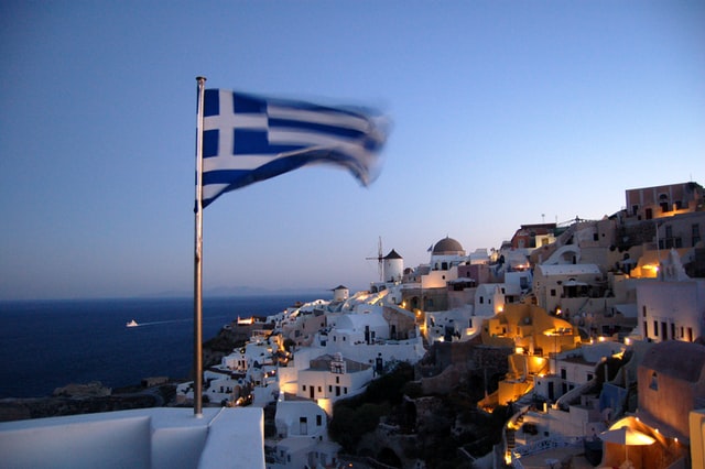 8 ȘTIRI DE LA ORA 8. Românii se întorc cu autocarele din Grecia, după ce țara a intrat pe lista roșie