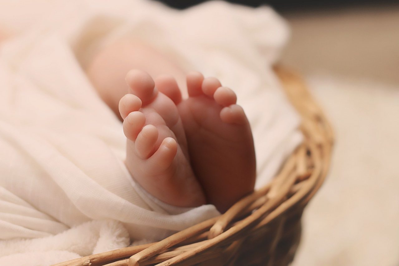 Cea mai tânără mamă din UK este o fetiță de 11 ani. Copila a rămas însărcinată la doar 10 ani