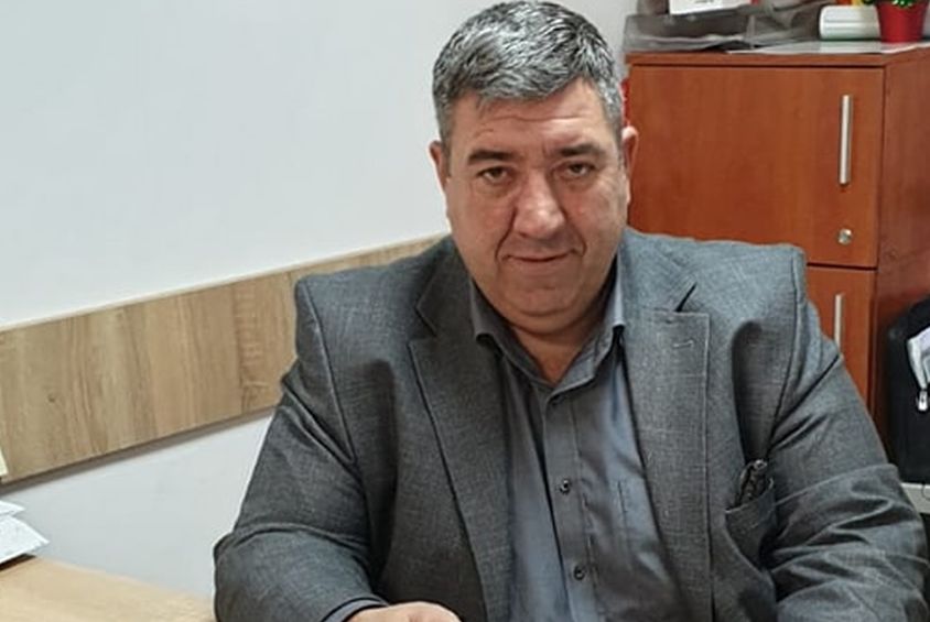 Fetița de 12 ani, violată de primarul din Ștefăneștii de Jos, a născut un băiețel. Bărbatul a fost ridicat la trei ani de la comiterea faptei