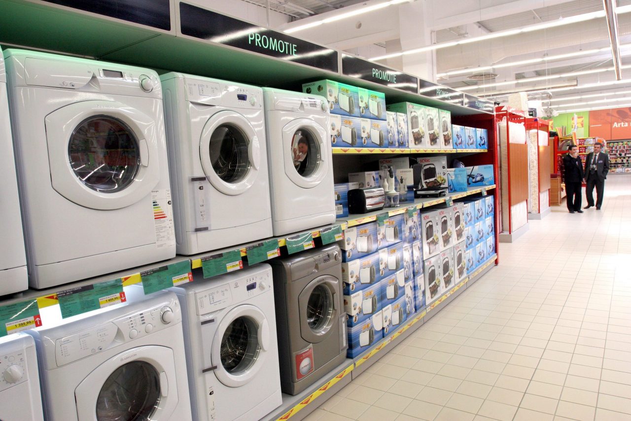 Rabla pentru Electrocasnice: Luni, la ora 10.00, încep înscrierile pentru voucherele destinate achiziţiei de maşini de spălat rufe, maşini de spălat vase şi frigidere