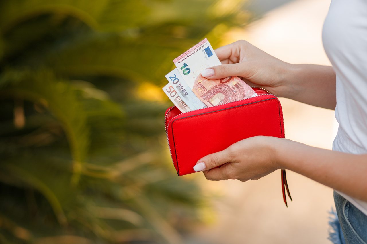 Germania. Bani gratis. Ce faci când primești 1.200 de euro pe lună fără să muncești
