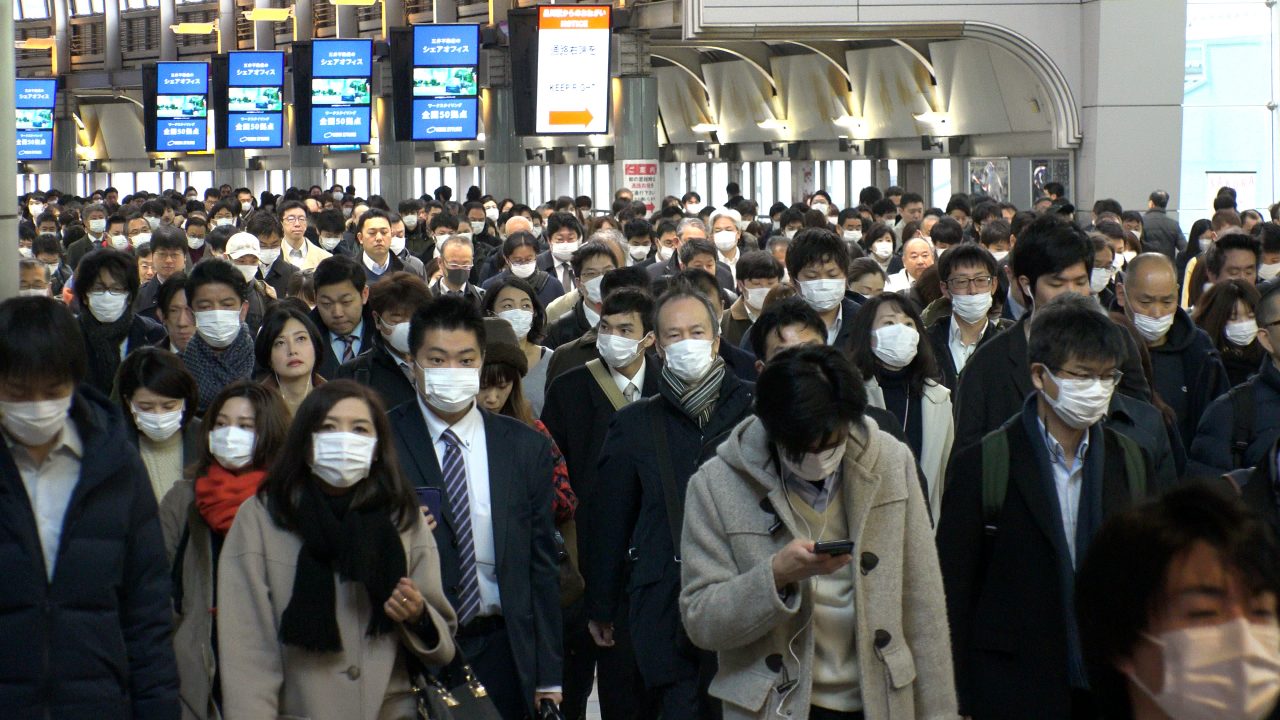 Japonia propune săptămâna de lucru de patru zile. Guvernul vrea ca oamenii să aibă mai mult timp pentru a face copii