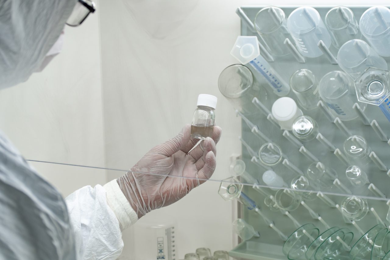 Moarte învăluită în mister a unui om de ştiinţă chinez care a depus brevetul pentru un vaccin anti-COVID