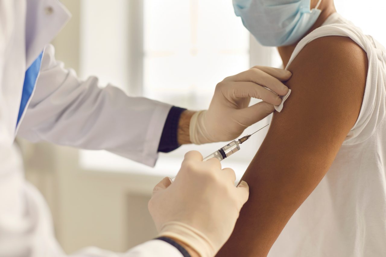 Peste 200.000 de doze de vaccin anti-Covid ajung, vineri, în România. Sunt două seruri diferite