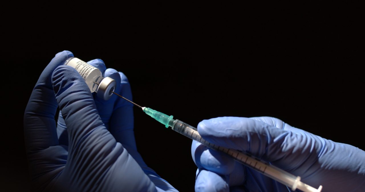 Israelul analizează o posibilă legătură între vaccinul anti-COVID-19 Pfizer și câteva cazuri de miocardită