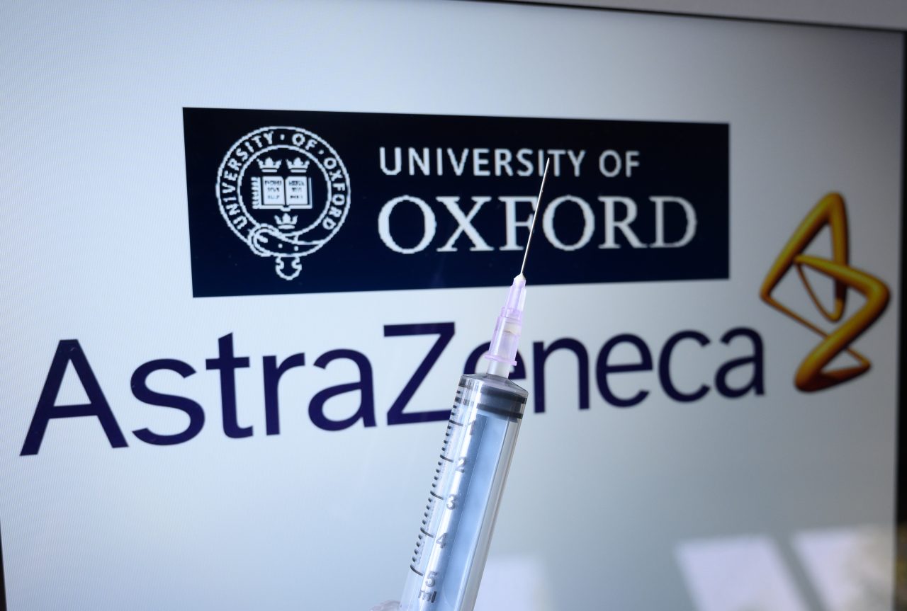 Studiu: A treia doză de vaccin Oxford-AstraZeneca declanșează un răspuns imun puternic