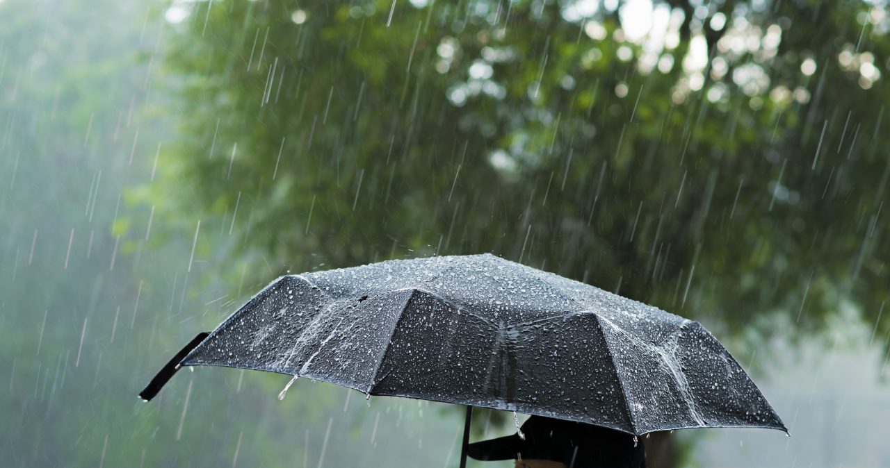 Meteorologii anunță ploi însemnate cantitativ în 14 județe. În ce interval este în vigoare avertizarea ANM